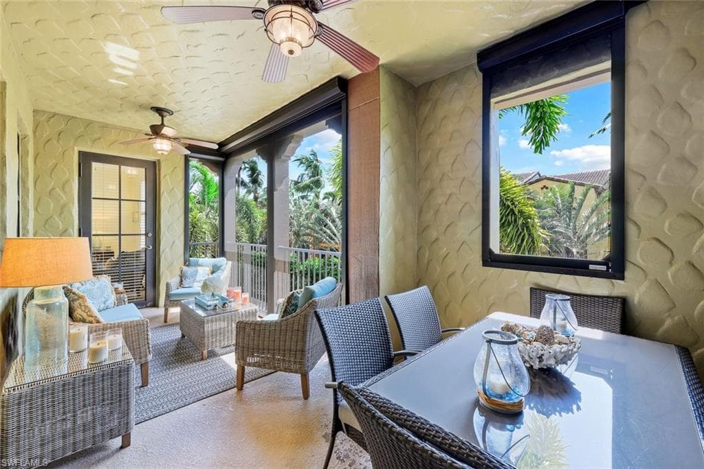 9082 Albion LN S 6702 NAPLES, FL 34113