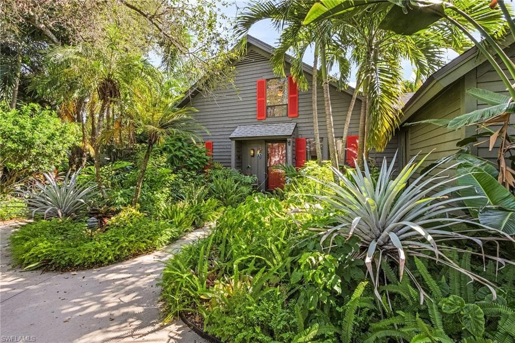 1301 Solana RD B-2 NAPLES, FL 34103