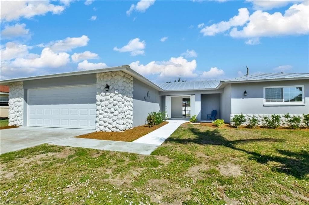 551 Coral DR CAPE CORAL, FL 33904