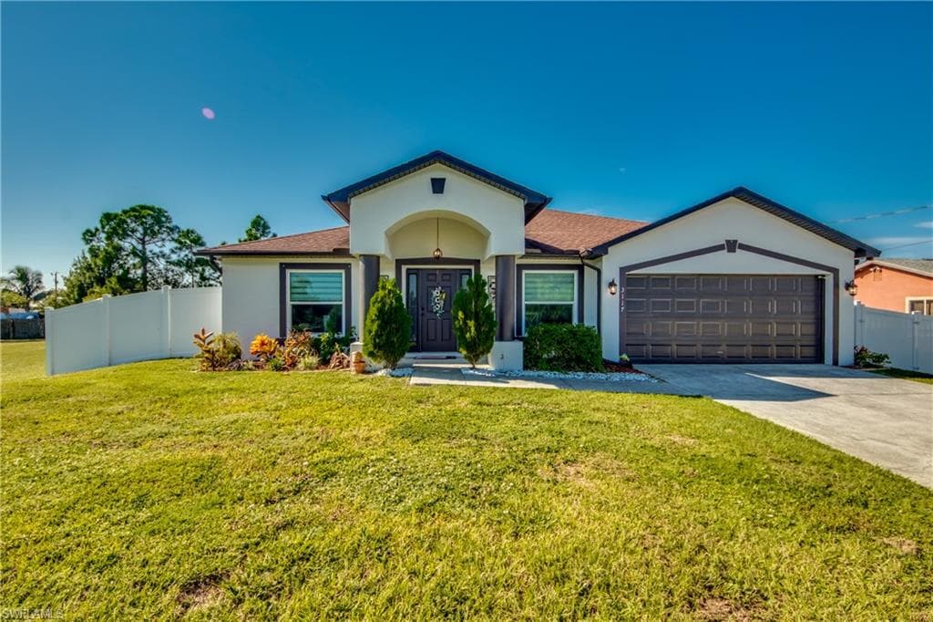 3117 26th ST SW LEHIGH ACRES, FL 33976