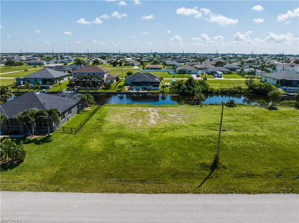 301 NW 26th PL CAPE CORAL, FL 33993