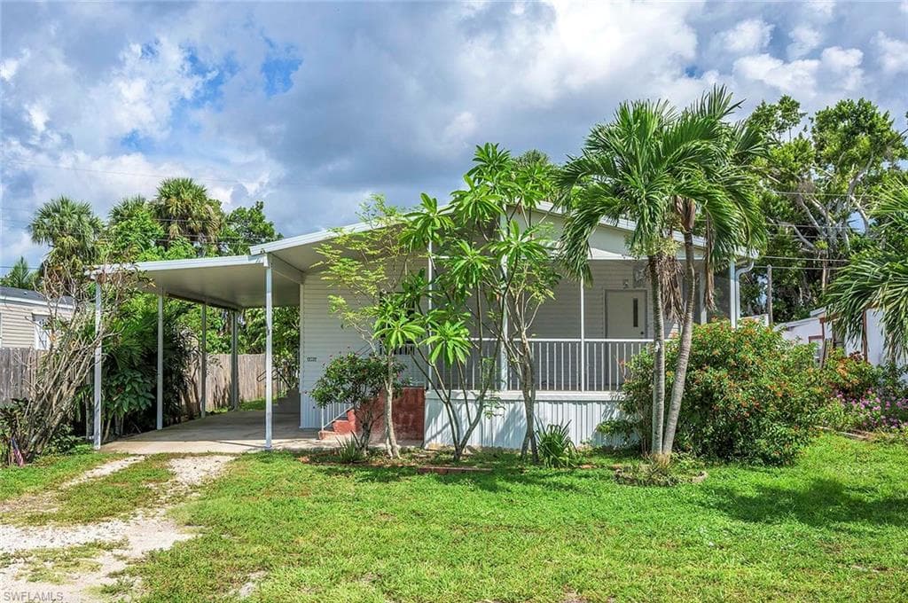 12020 Live Oak DR FORT MYERS, FL 33908