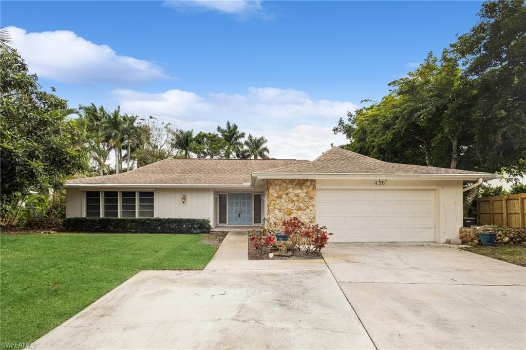 436 Putter Point CT NAPLES, FL 34103