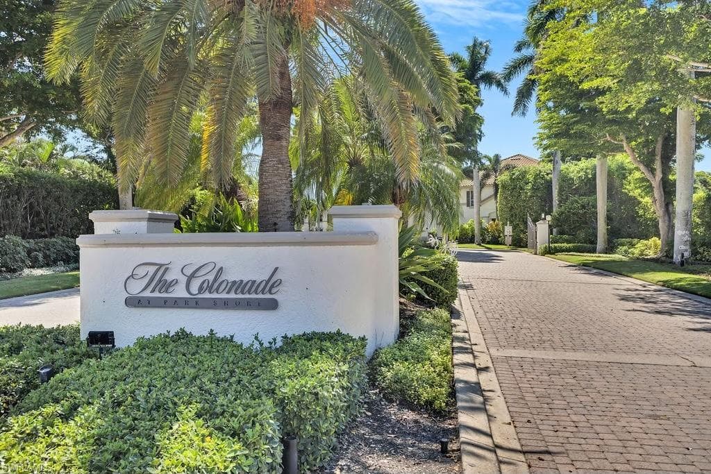 133 Colonade CIR NAPLES, FL 34103