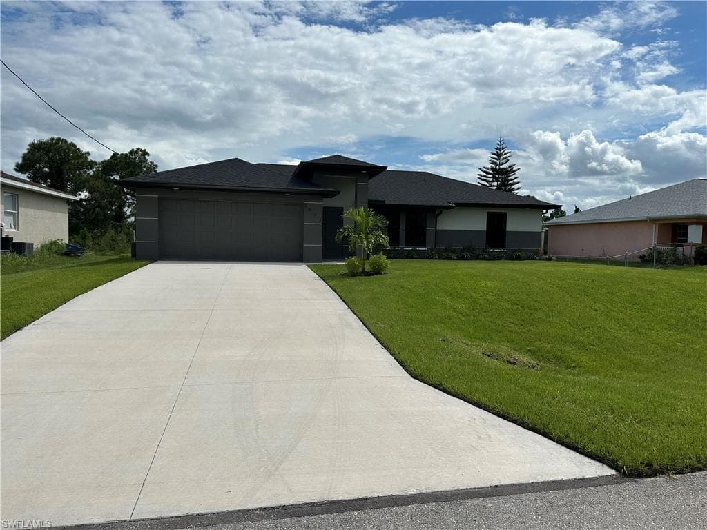 2803 34th ST W LEHIGH ACRES, FL 33971