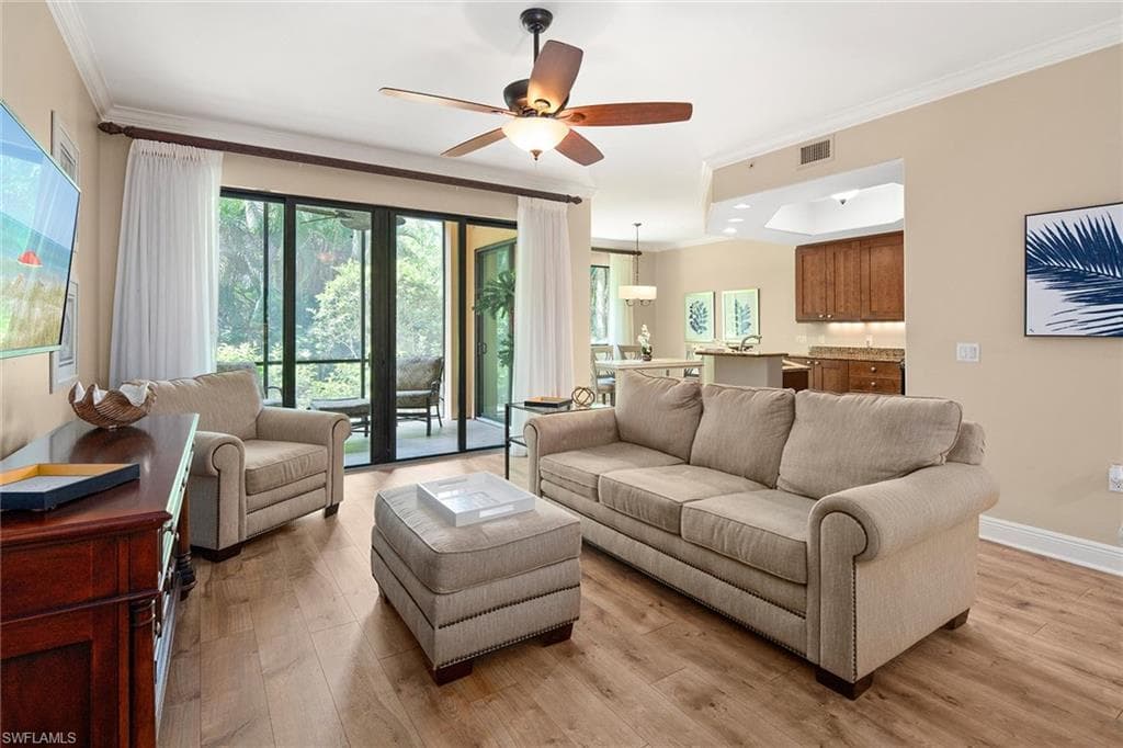 1035 Sandpiper ST F-103 NAPLES, FL 34102