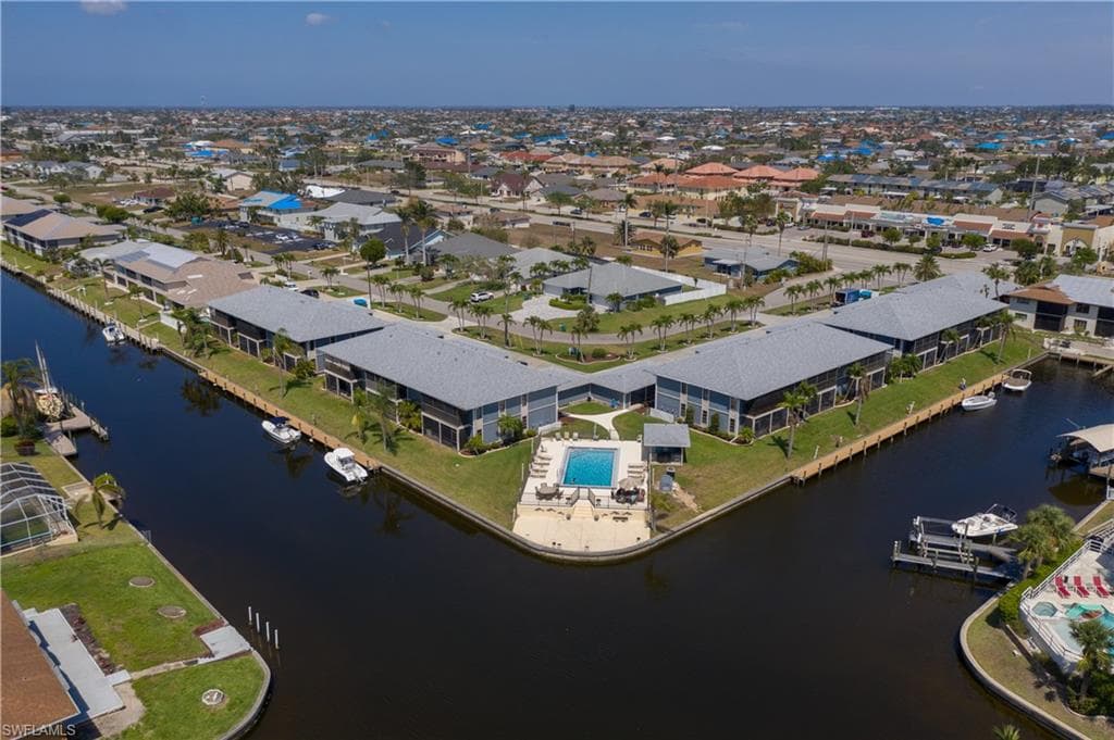 4811 SW 8th PL 202 CAPE CORAL, FL 33914