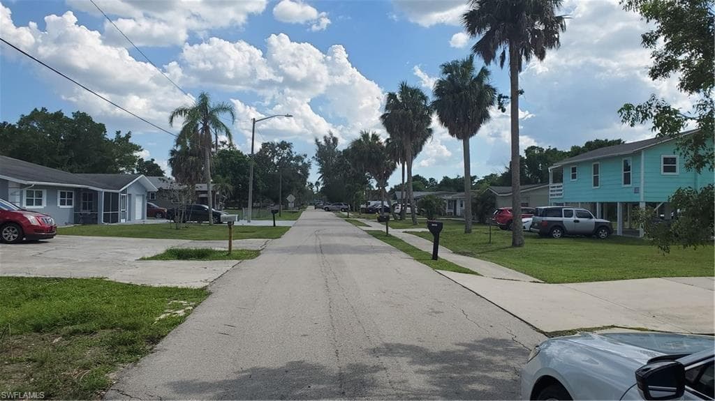 1435 Lura AVE FORT MYERS, FL 33916