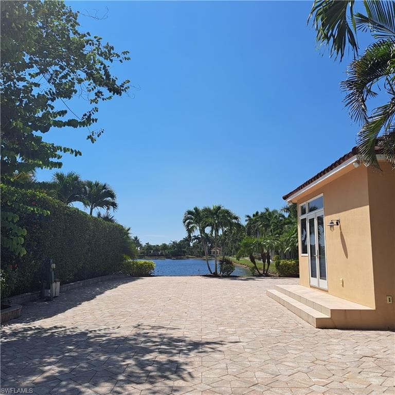 4847 Carriage CT NAPLES, FL 34114