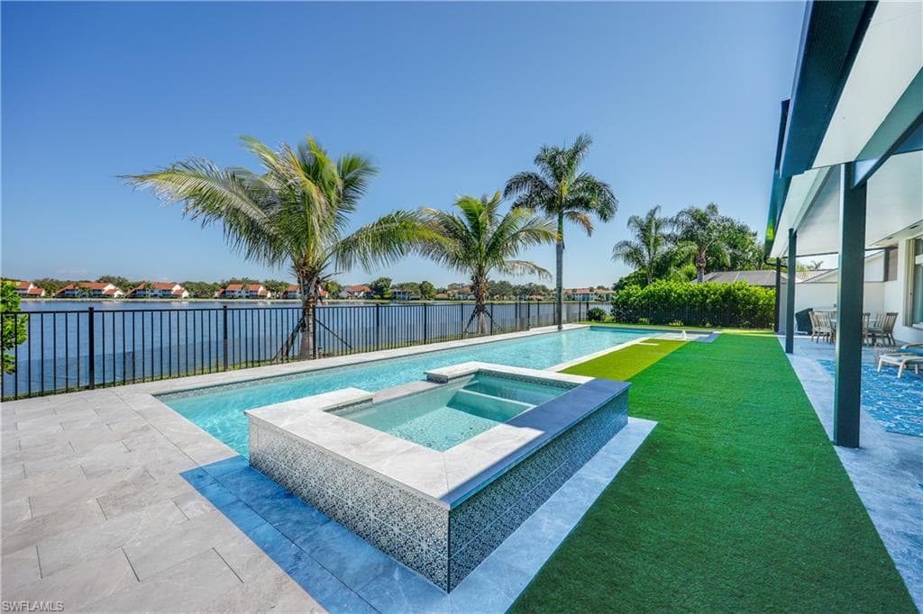 268 Lambton LN NAPLES, FL 34104