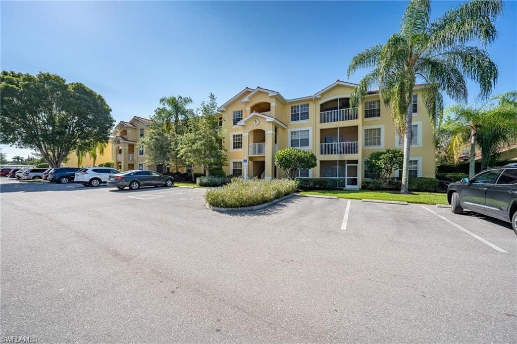 4720 Saint Croix LN 121 NAPLES, FL 34109