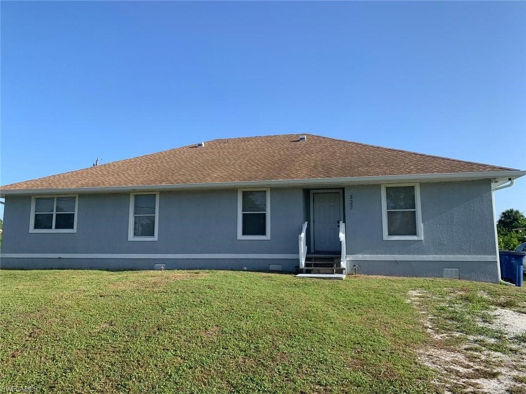 325-327 Ichabod AVE S LEHIGH ACRES, FL 33973