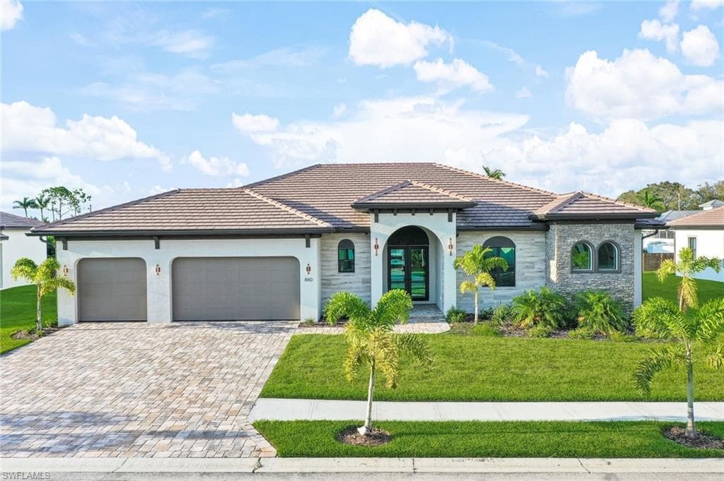 860 Palmetto Pointe CIR CAPE CORAL, FL 33991
