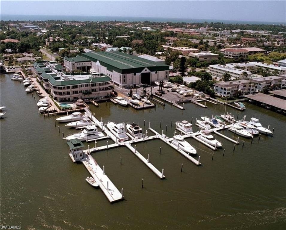 909 10th ST S NAPLES, FL 34102