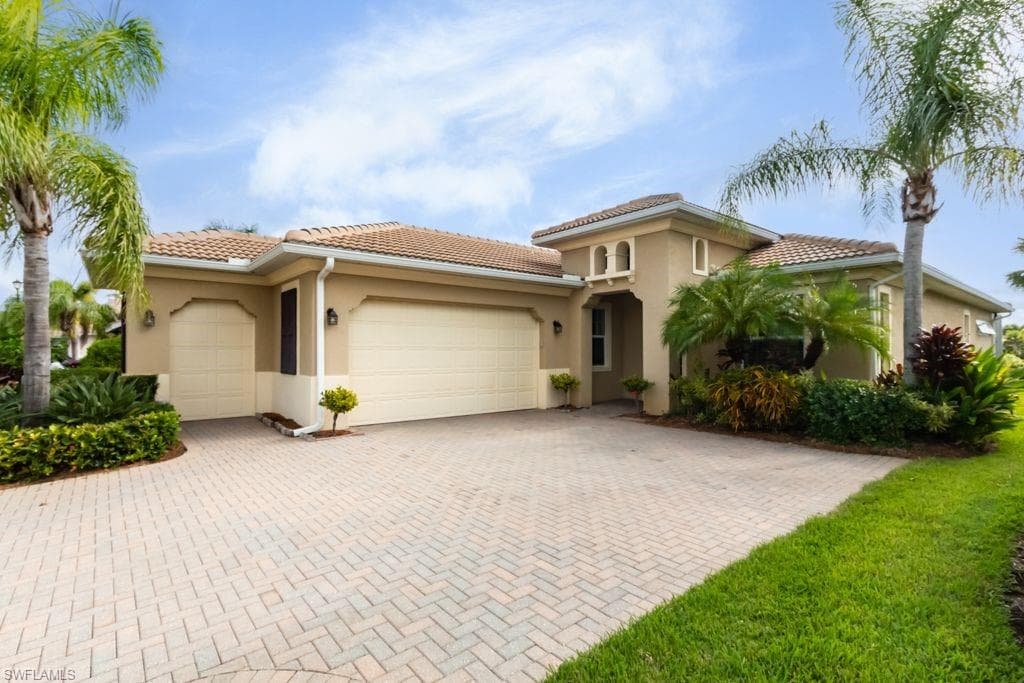 10517 Carena CIR FORT MYERS, FL 33913