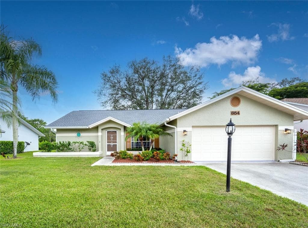 854 Charlemagne BLVD NAPLES, FL 34112