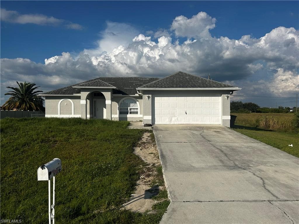 3932 18th ST W LEHIGH ACRES, FL 33971