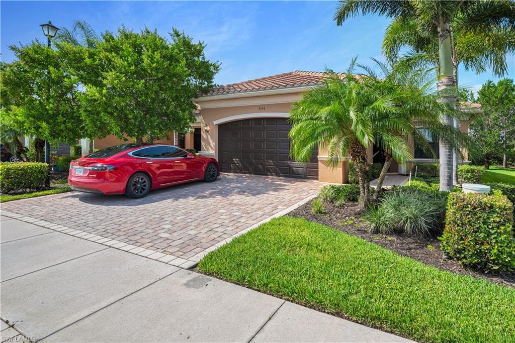 3554 Beaufort CT NAPLES, FL 34119