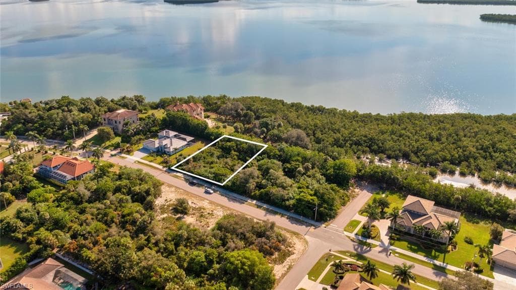 681 Inlet DR MARCO ISLAND, FL 34145
