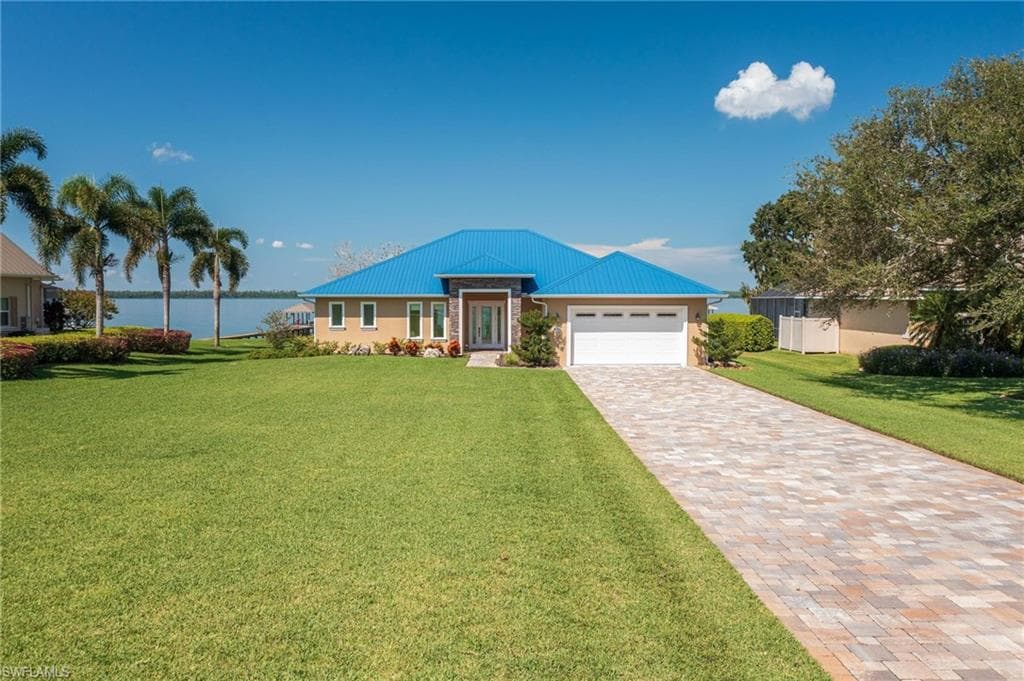 600 Sunset Pointe DR LAKE PLACID, FL 33852