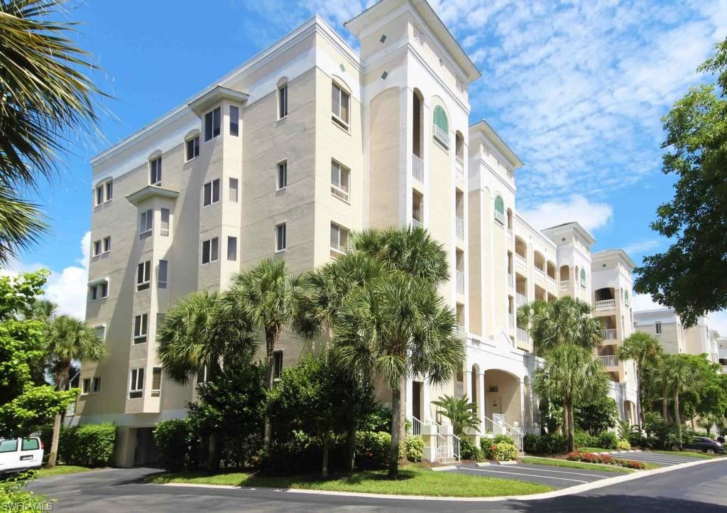 7655 Pebble Creek CIR 405 NAPLES, FL 34108