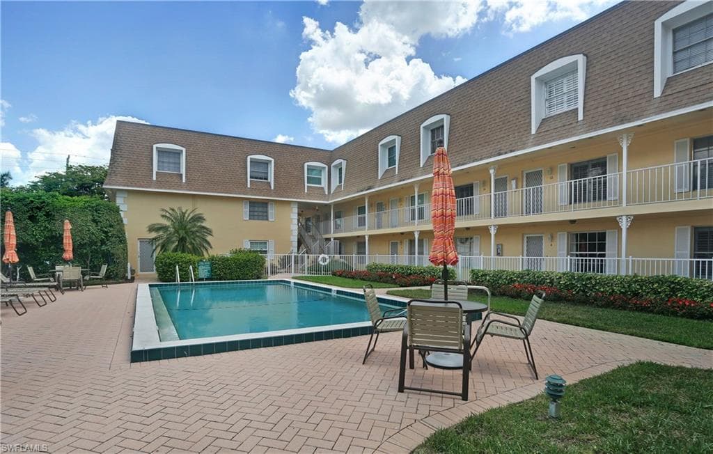 1222 Gordon DR 17 NAPLES, FL 34102