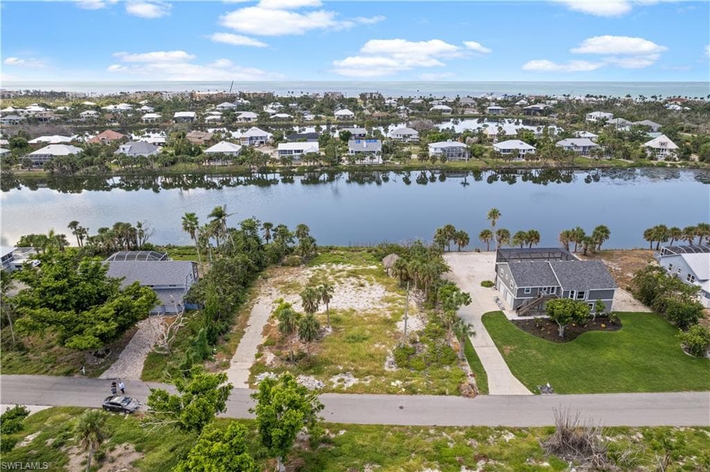 565 Lake Murex CIR SANIBEL, FL 33957