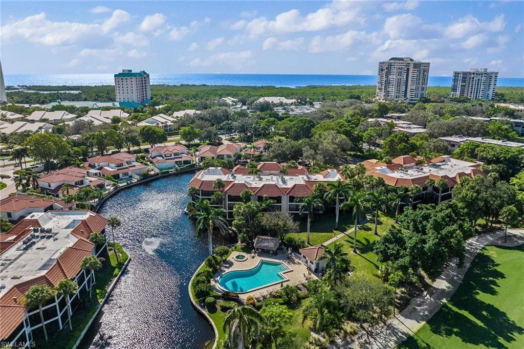 5930 Via Lugano 302 NAPLES, FL 34108