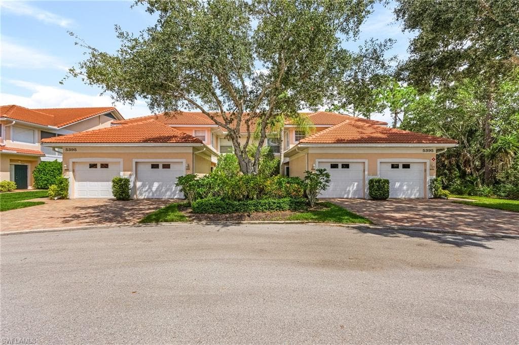 5395 Andover DR 102 NAPLES, FL 34110