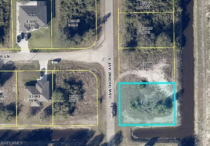 537 Hawthorne AVE S LEHIGH ACRES, FL 33974