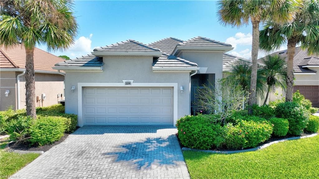 2258 Bainmar DR LEHIGH ACRES, FL 33973
