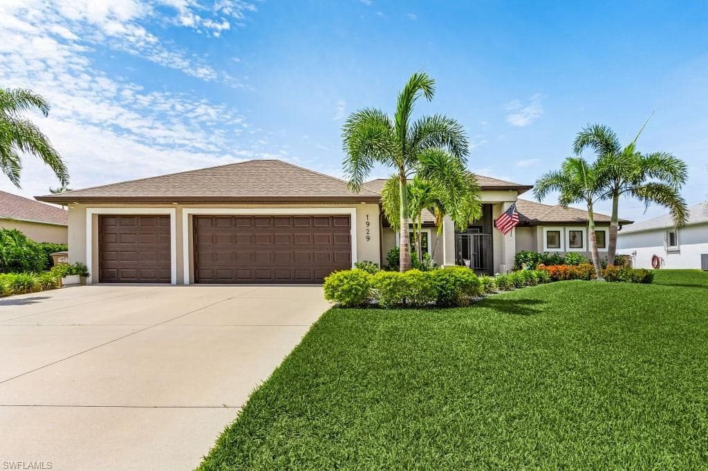 1929 SW 38th ST CAPE CORAL, FL 33914
