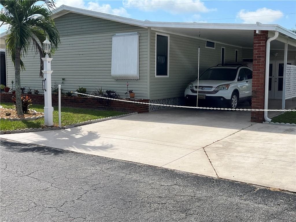 9100 Flamingo CIR NORTH FORT MYERS, FL 33903