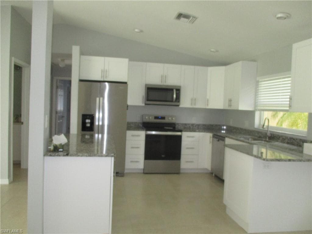 3113 SE 8th PL CAPE CORAL, FL 33904