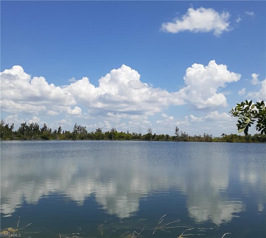 453 SW 18th CT CAPE CORAL, FL 33991