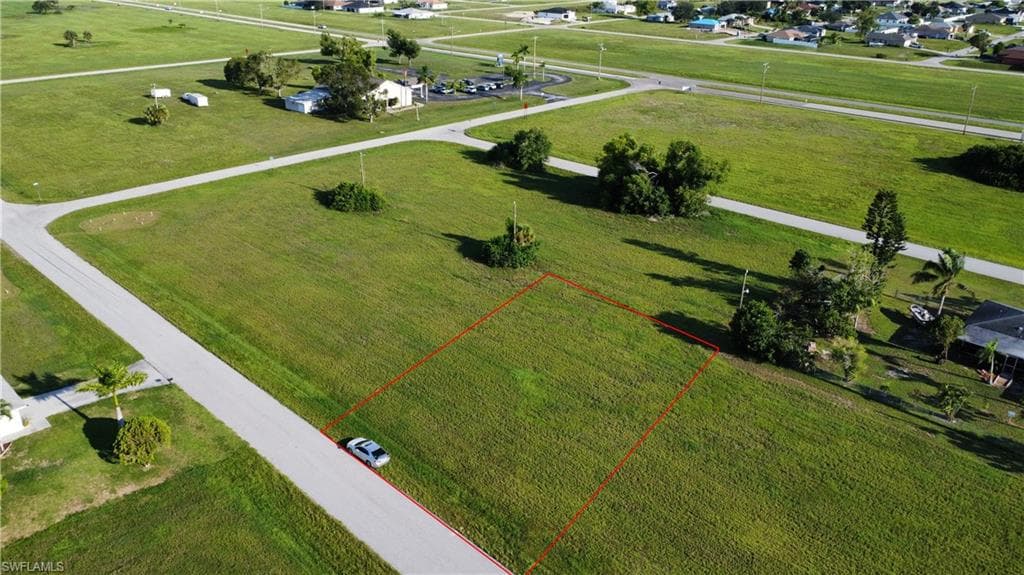 1720 NE 17th ST CAPE CORAL, FL 33909