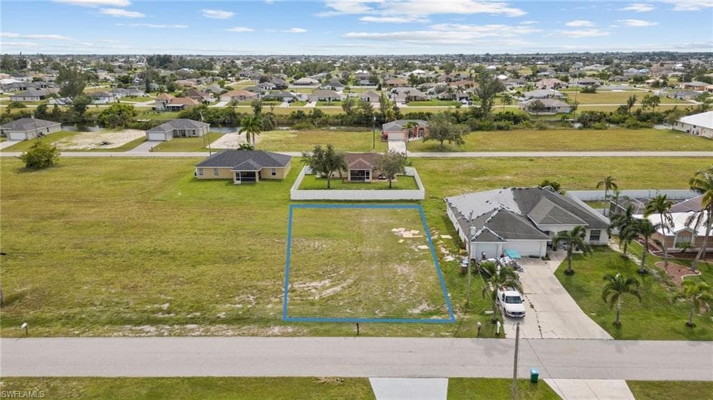 326 20th TER CAPE CORAL, FL 33993