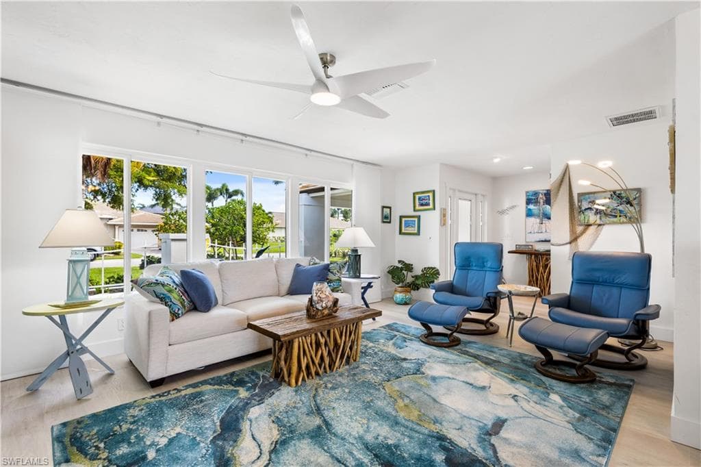 930 S Town And River DR FORT MYERS, FL 33919