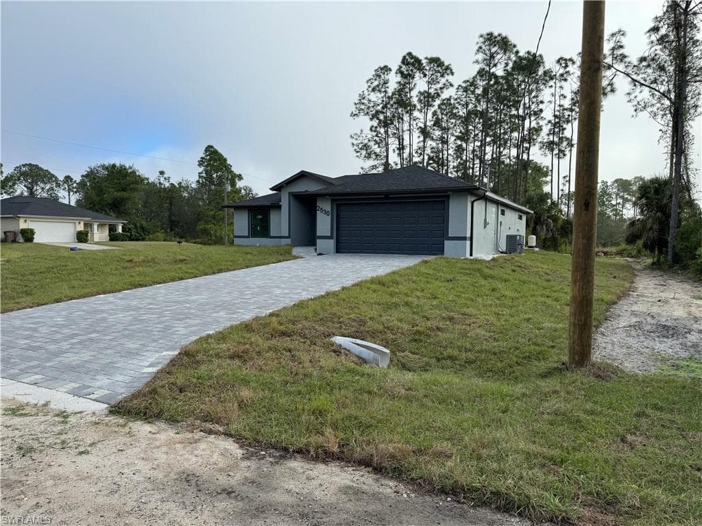 2530 Catron CIR LEHIGH ACRES, FL 33971