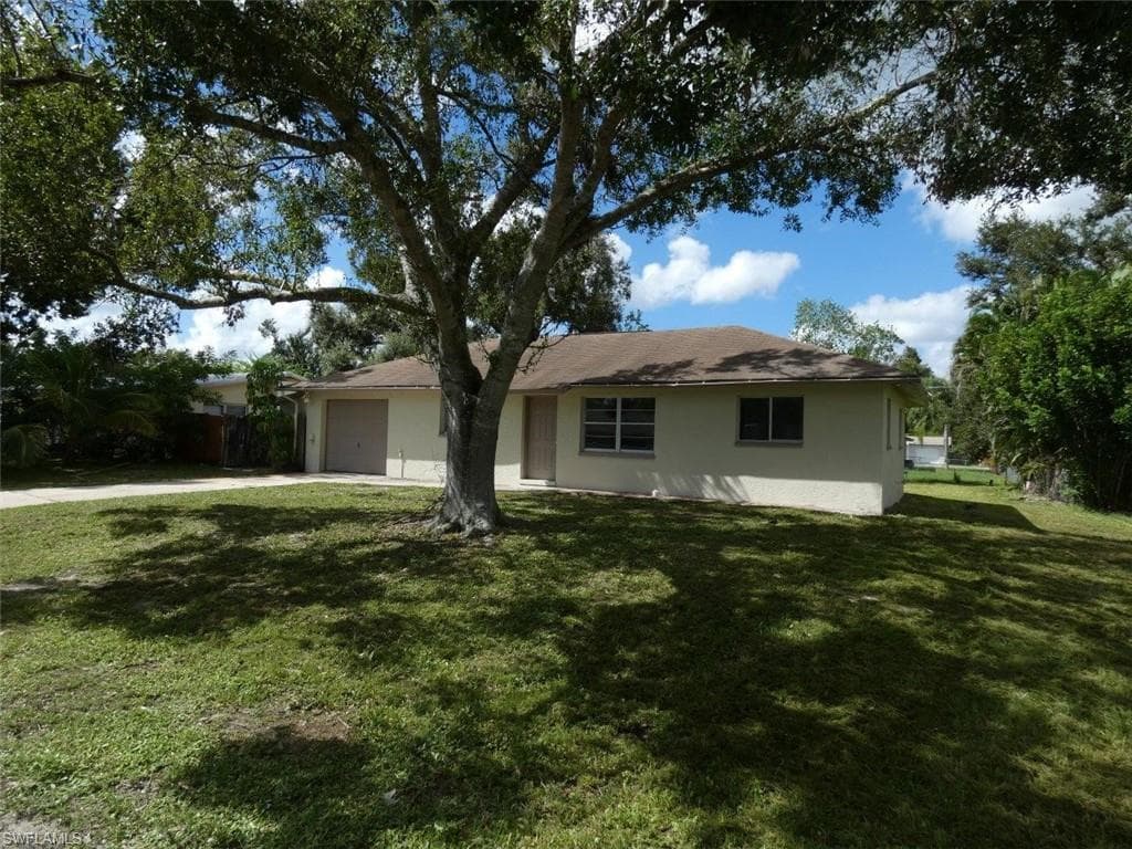 2165 Tropic AVE FORT MYERS, FL 33905