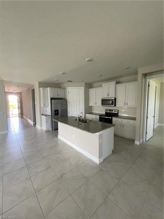 3276 Baravaldo CIR CAPE CORAL, FL 33909