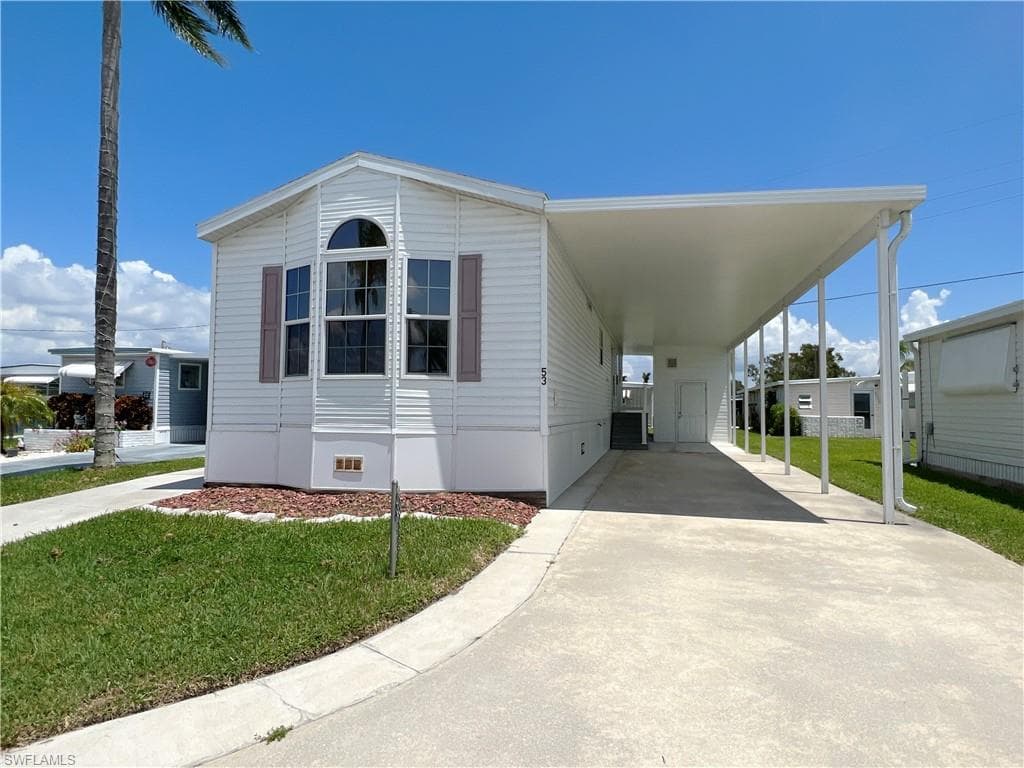 53 Channel LN FORT MYERS, FL 33905