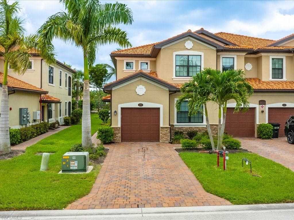 26111 Palace LN 201 BONITA SPRINGS, FL 34135