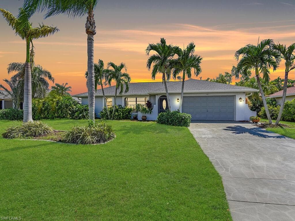 426 SW 44th ST CAPE CORAL, FL 33914