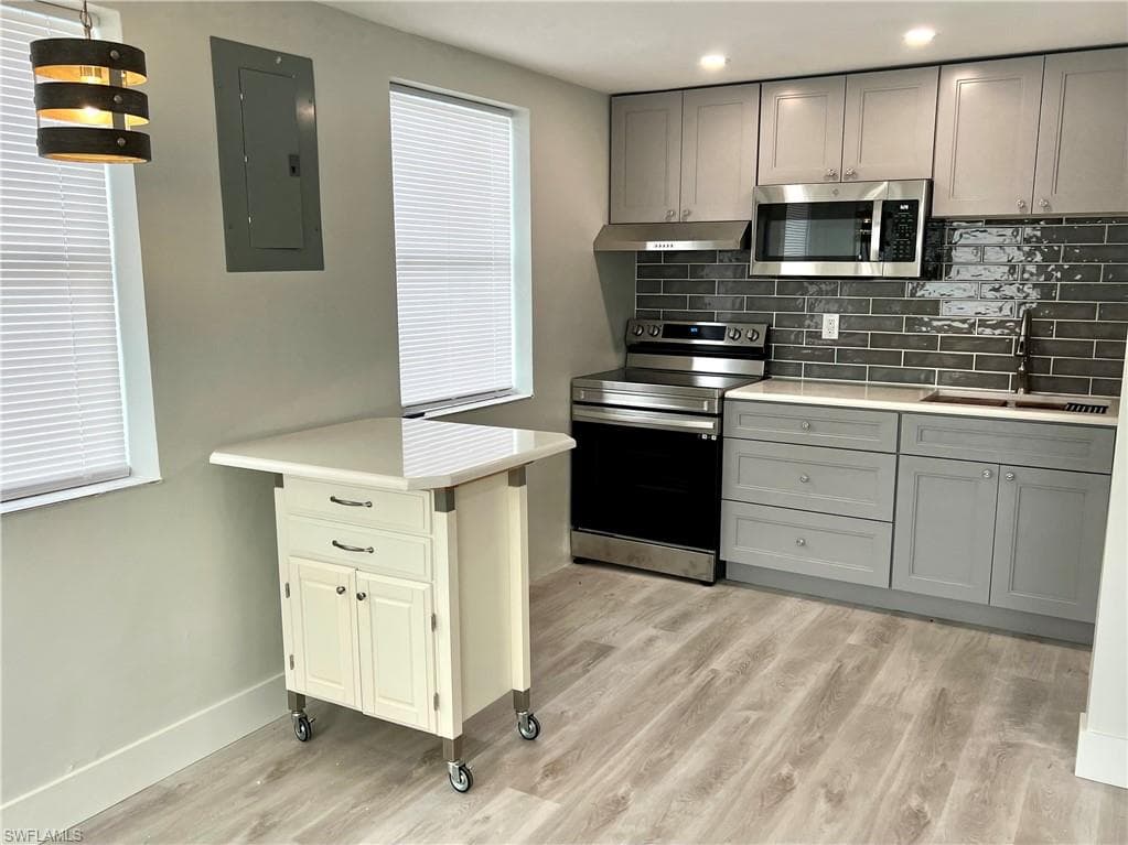 2037 W 1st ST R FORT MYERS, FL 33901