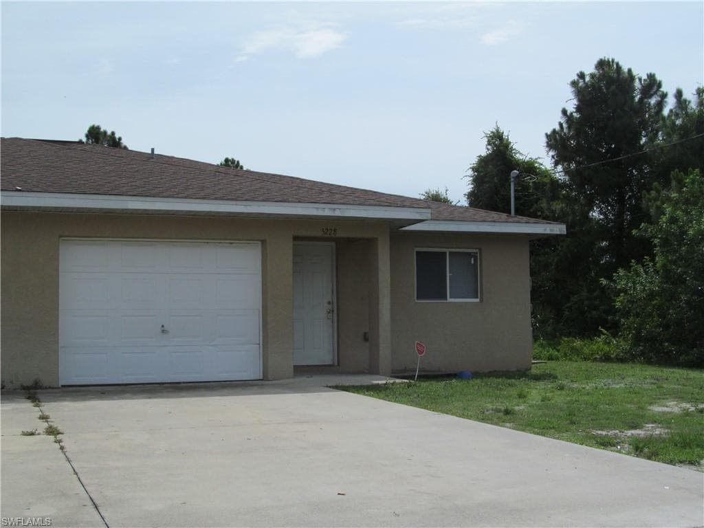 5228 30th ST SW LEHIGH ACRES, FL 33973