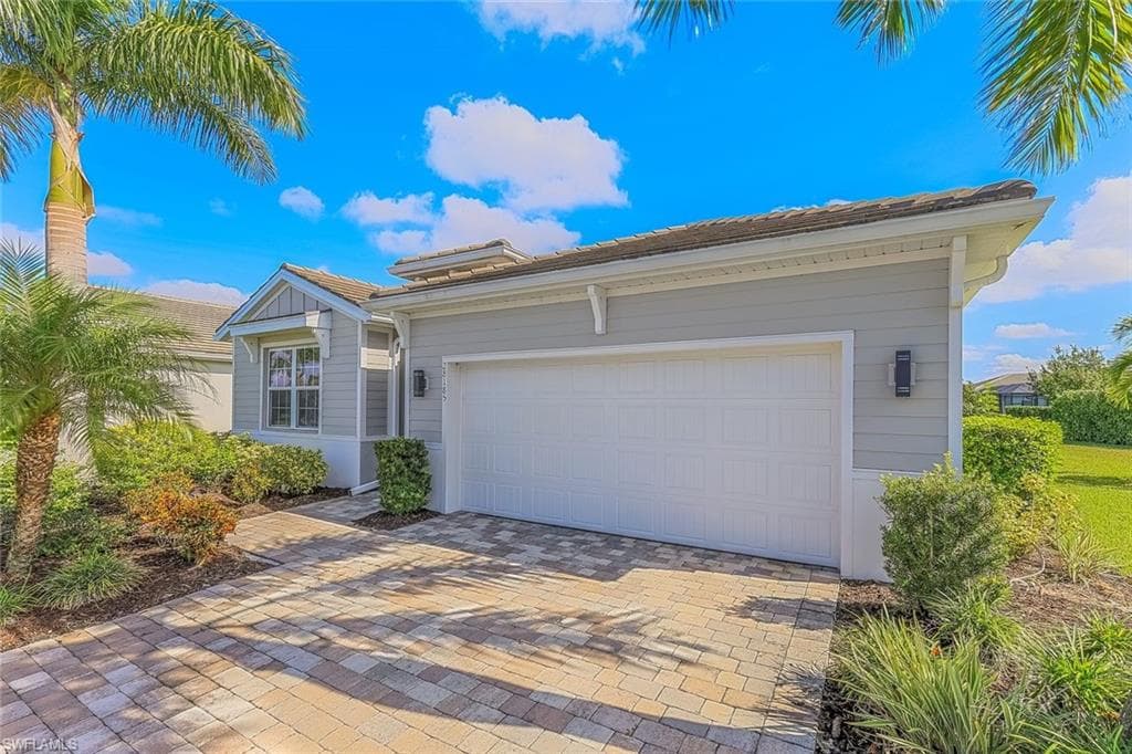 28185 Seasons Tide AVE BONITA SPRINGS, FL 34135