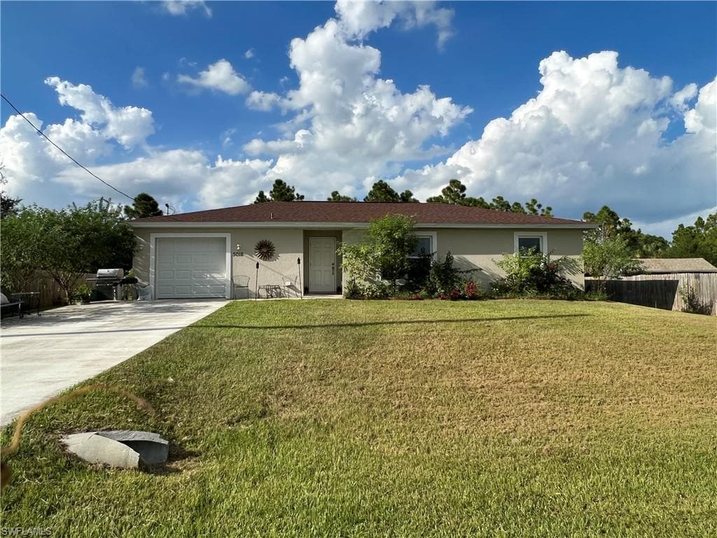 5018 Dolphin CIR LABELLE, FL 33935