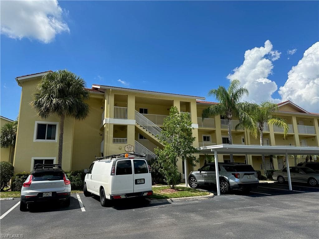 8287 Key Royal LN 1524 NAPLES, FL 34119