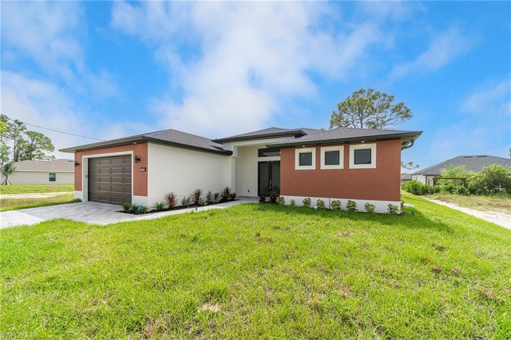 2212 NE 34th LN CAPE CORAL, FL 33909